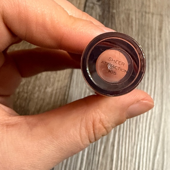 5/$20 Build Your Own Makeup Bundle-Revolution Gloss - Sheer Attraction - Picture 2 of 3